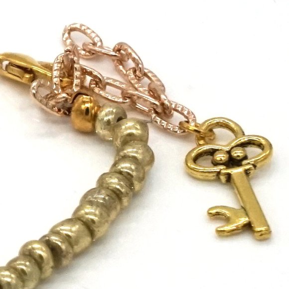 Bracelet  Pearls Gold Seed Beads Gold Key Charm Lobster Clasp & Chain - Picture 2 of 2